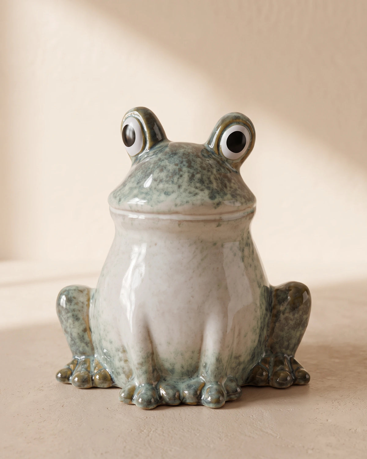 Nina Deco Froggy Ornament