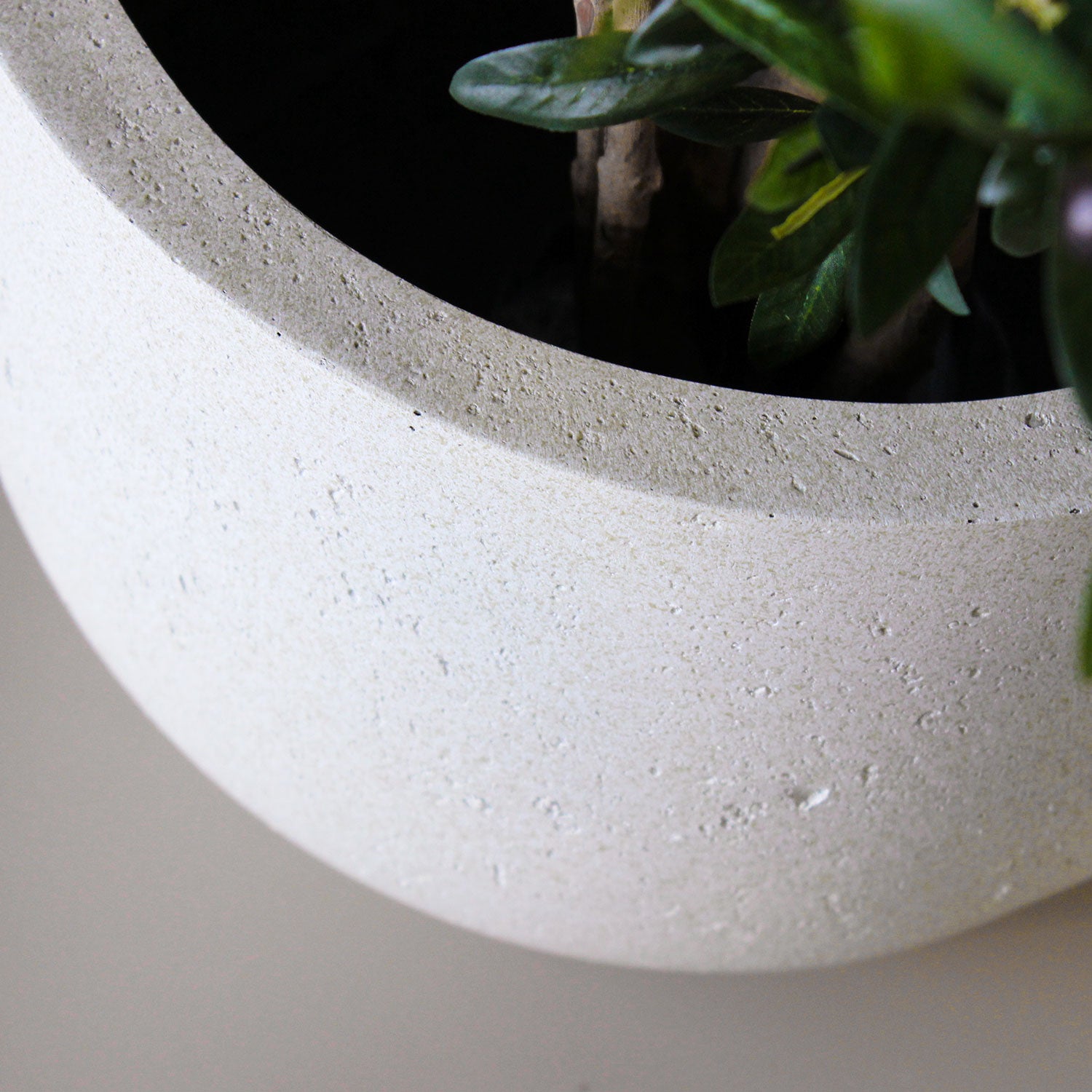 Grigio New Egg Pot Antique White-Concrete