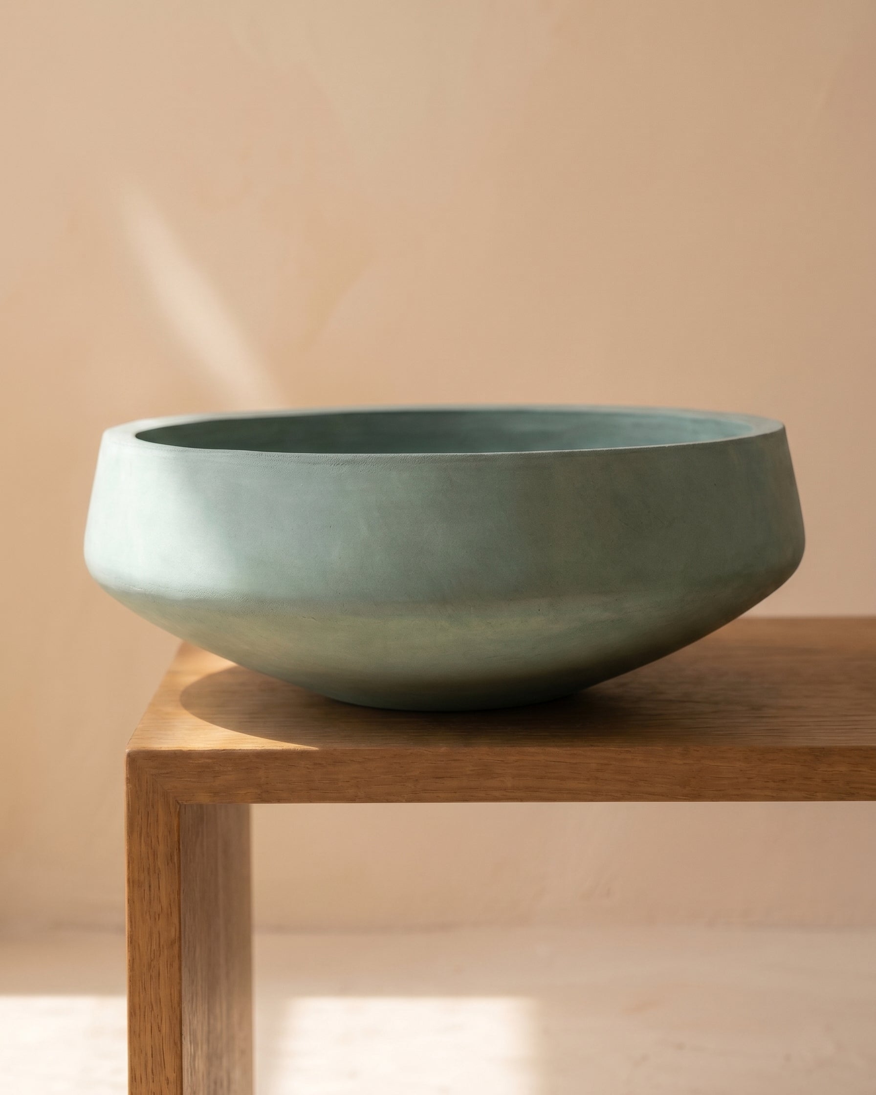 Amsterdam Bowl Pot (Degrea) | Antique Terracotta, Dark Green, Dia. 44–66 cm - Acacia Garden Center