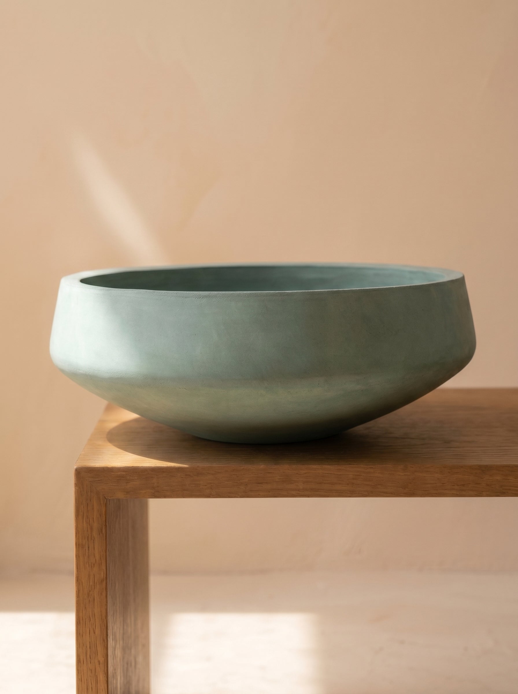 Amsterdam Bowl Pot (Degrea) | Antique Terracotta, Dark Green, Dia. 44–66 cm - Acacia Garden Center