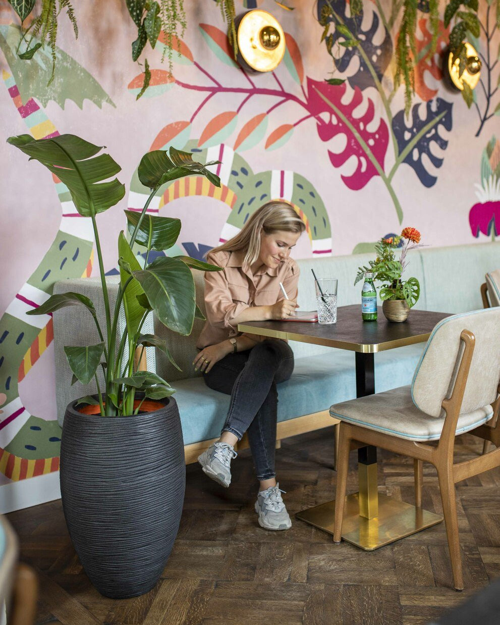 Capi Europe Vase Elegant Deluxe Rib NL - Acacia Garden Center