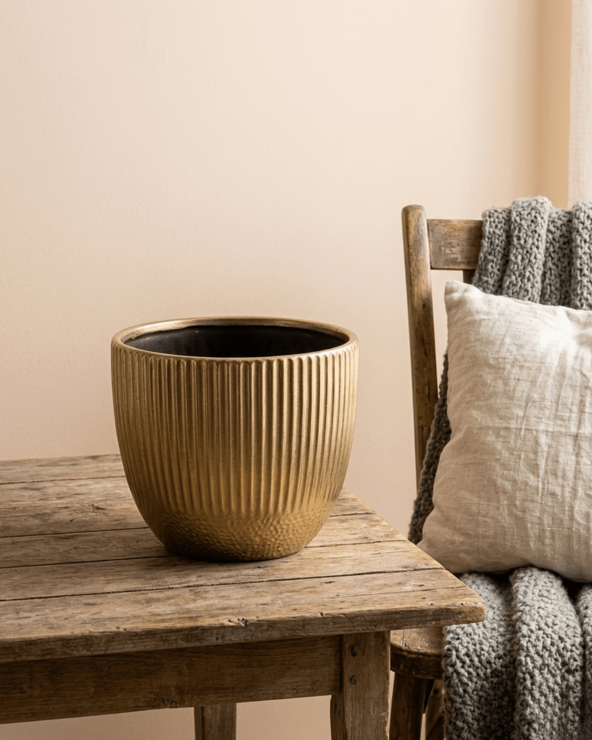Ceramic Pot YAS132, Glossy Gold - Acacia Garden Center