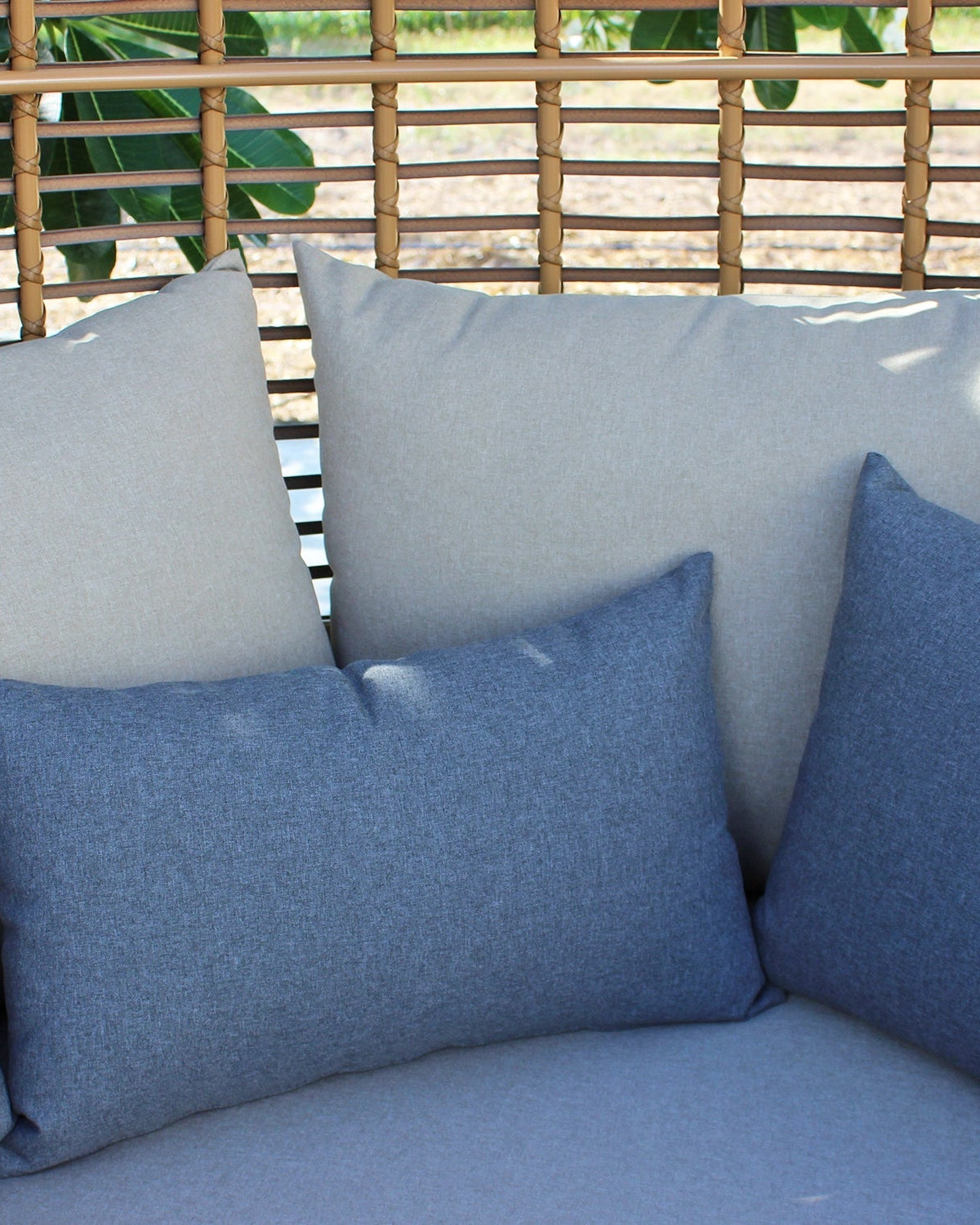 Cocoon Daybed Lounger | Enclosed Oval Design, 2–3 Seater - Acacia Garden Center