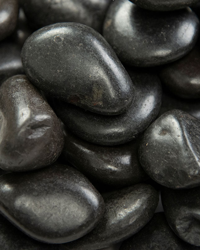 Common Polished Black Pebbles, 20Kg Bag - Acacia Garden Center