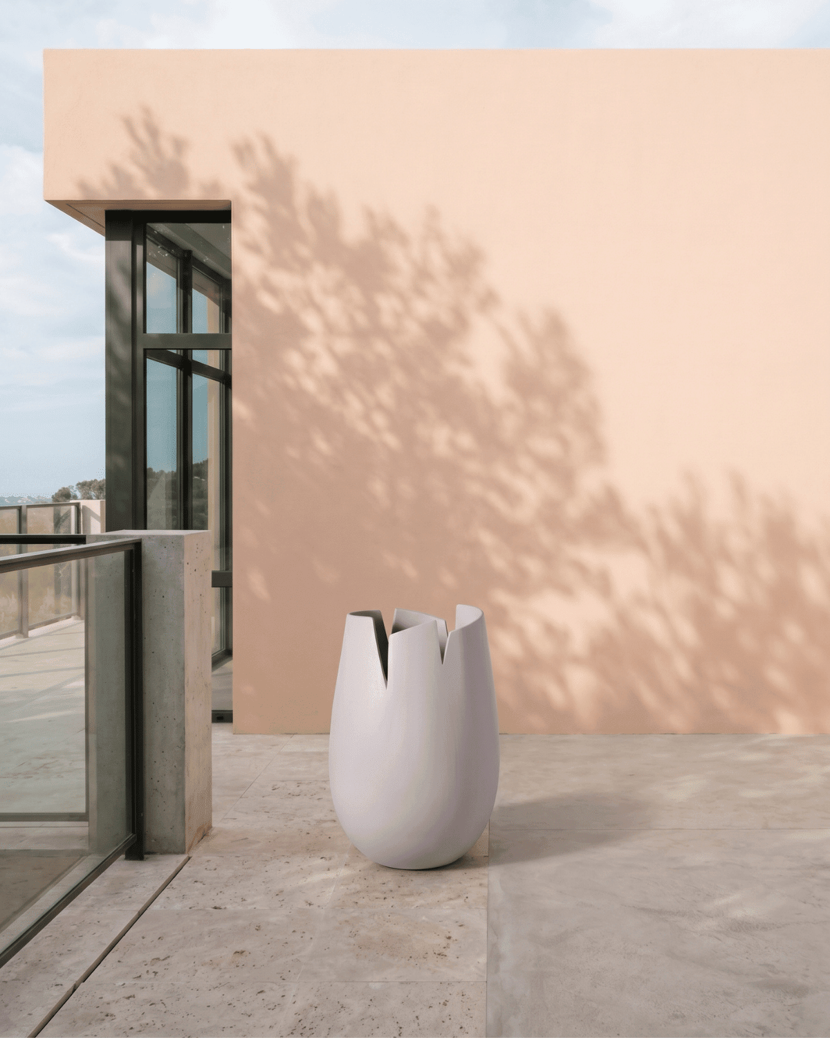 Fibreclay Tear Pot | Scratched Edge Detail, Dia. 75–100 cm - Acacia Garden Center