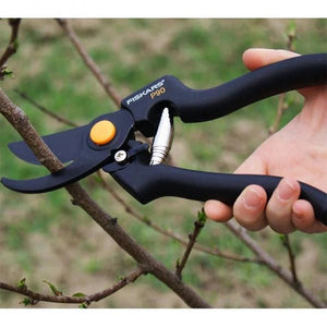 Fiskars Garden Pro Pruner - (111960) - Acacia Garden Center