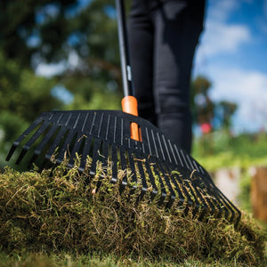 Fiskars Leaf Rake (Medium/Large) (Without Handle) - Acacia Garden Center