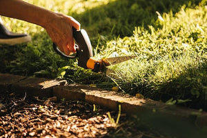 Fiskars Servo-boosted Grass Shear - (113680) - Acacia Garden Center
