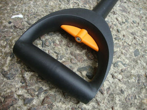 Fiskars Telescopic Spade Straight - (131310) - Acacia Garden Center