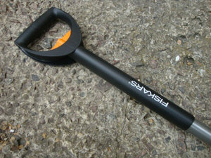 Fiskars Telescopic Spade Straight - (131310) - Acacia Garden Center