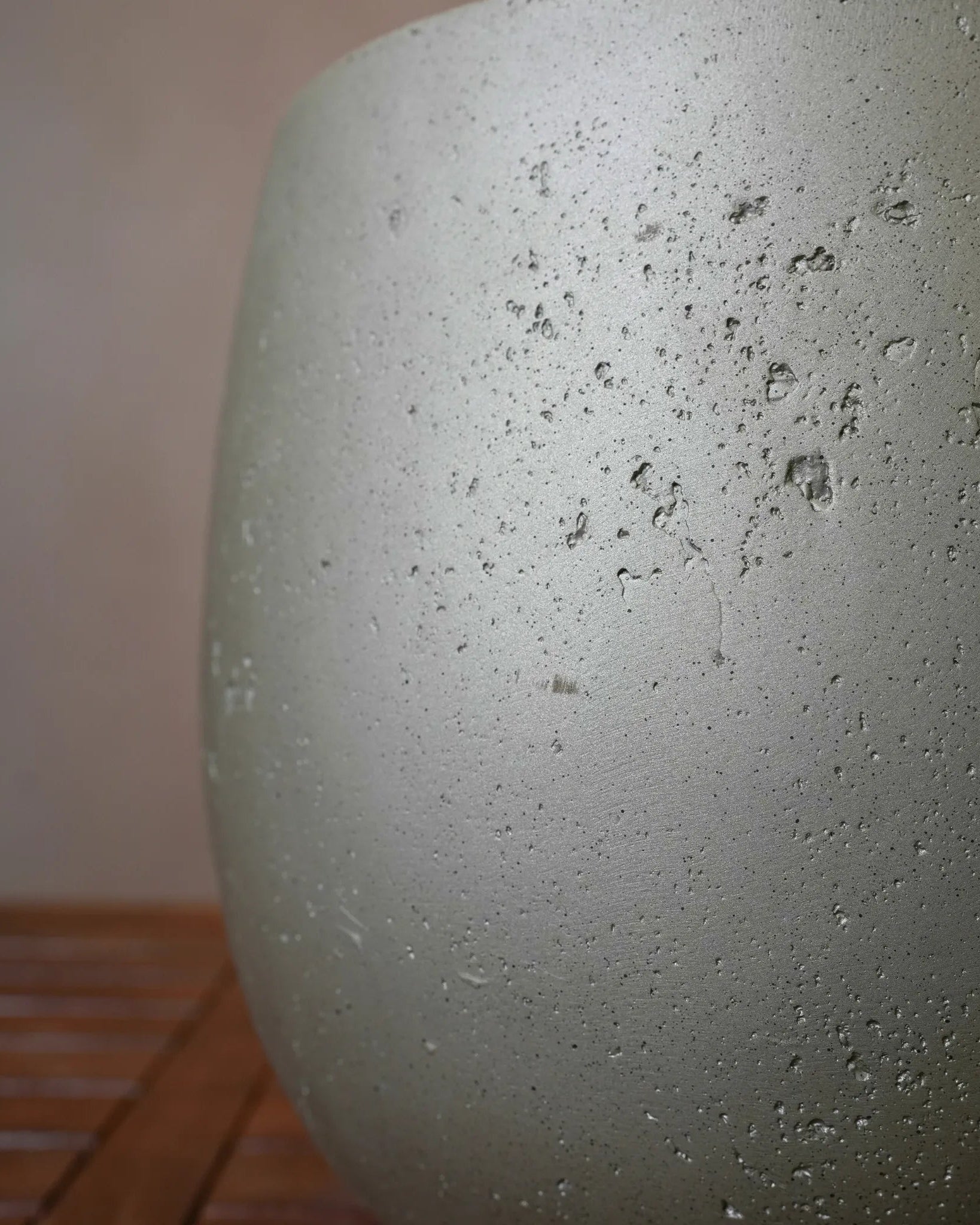 Grigio Balloon Pot | Spherical Planter - Acacia Garden Center