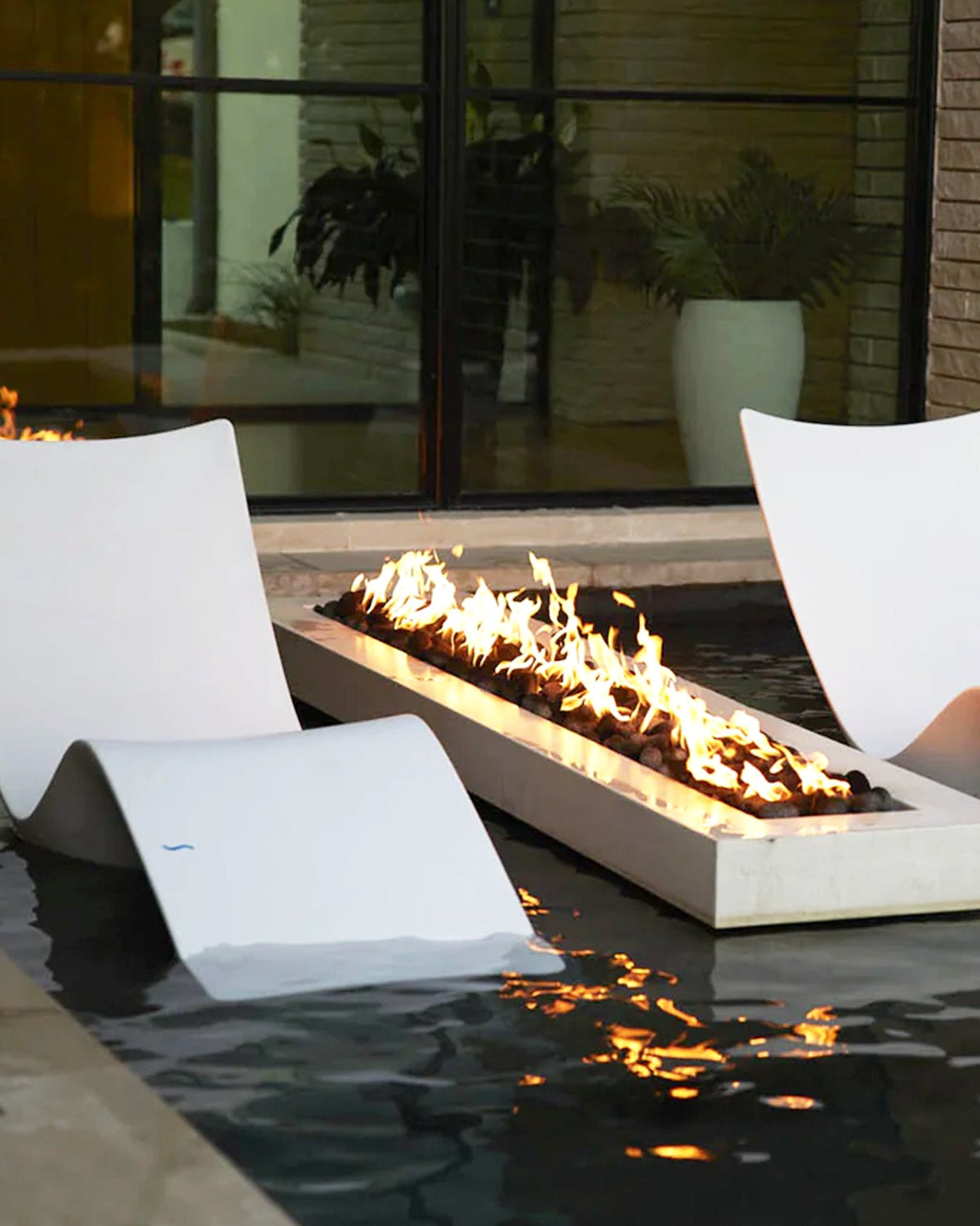 Ledge Lounger Autograph Chaise - Acacia Garden Center