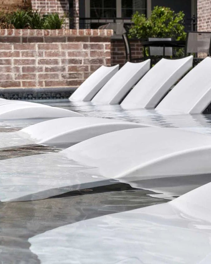 Ledge Lounger Signature Chaise - Acacia Garden Center