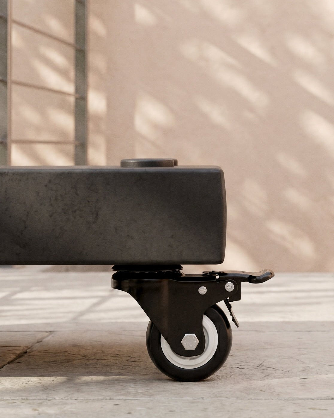 Parasol Base Voet 60KG Granite with 04 Wheels - Acacia Garden Center