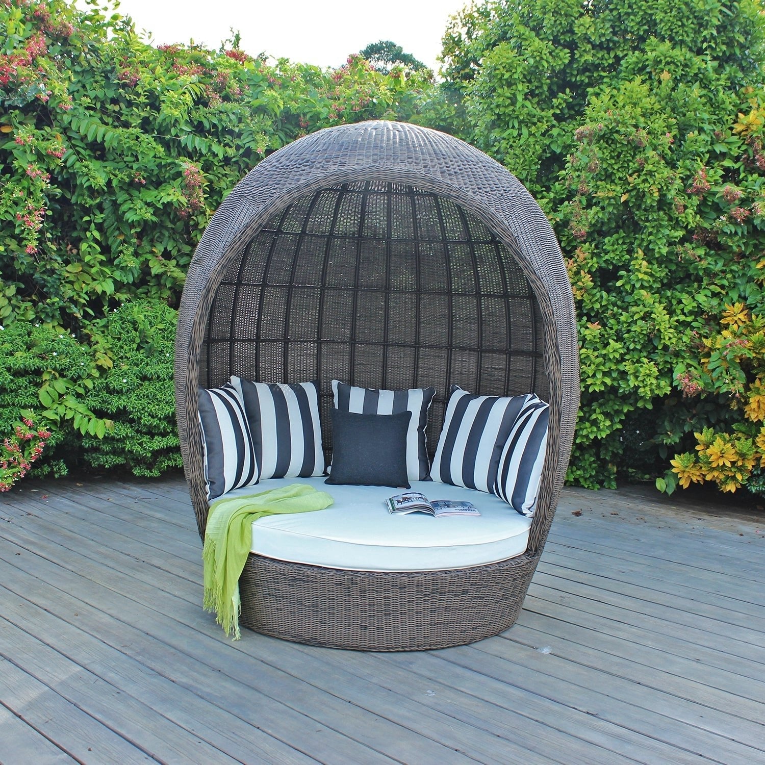 Round Daybed Lounger | Retractable Canopy, 2–3 Seater - Acacia Garden Center