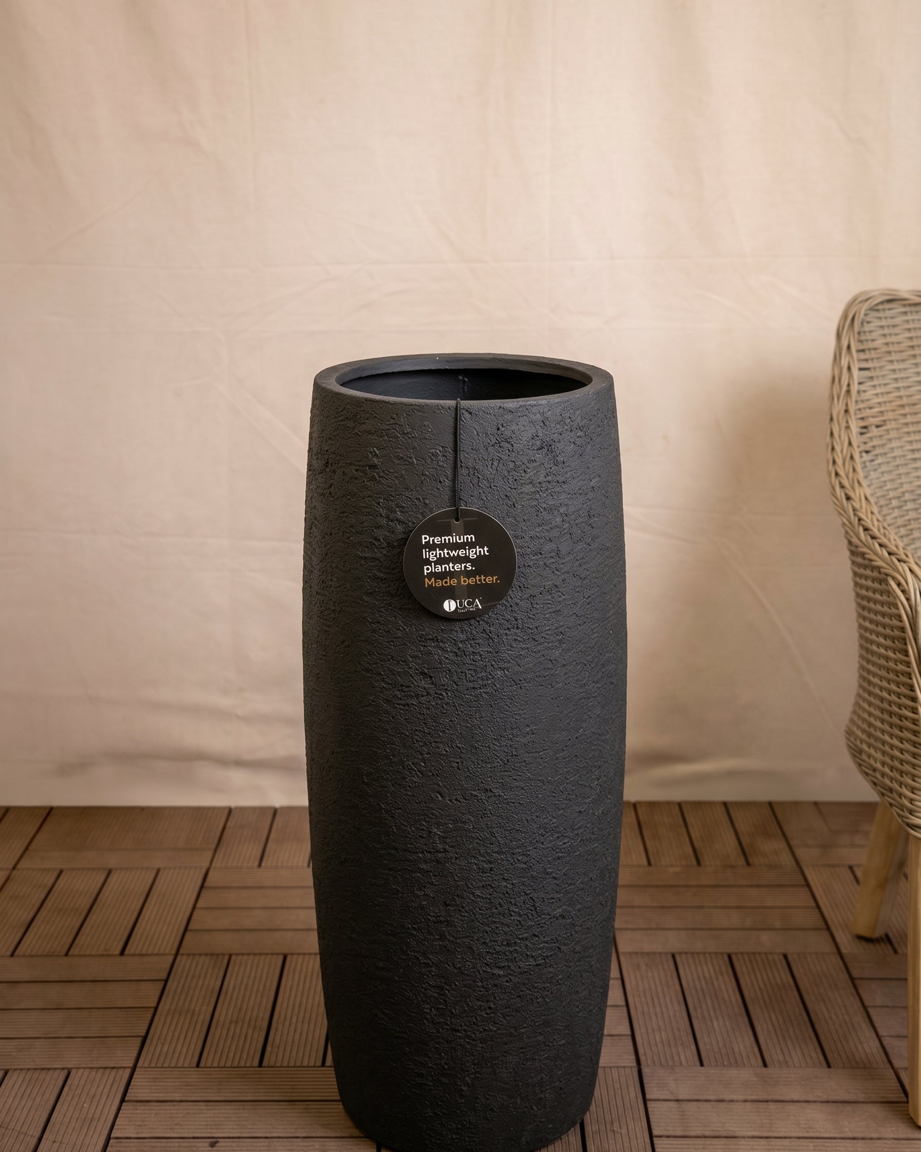 Struttura Modern Vase | Tall Tapered Planter, Dia. 112–137 cm - Acacia Garden Center