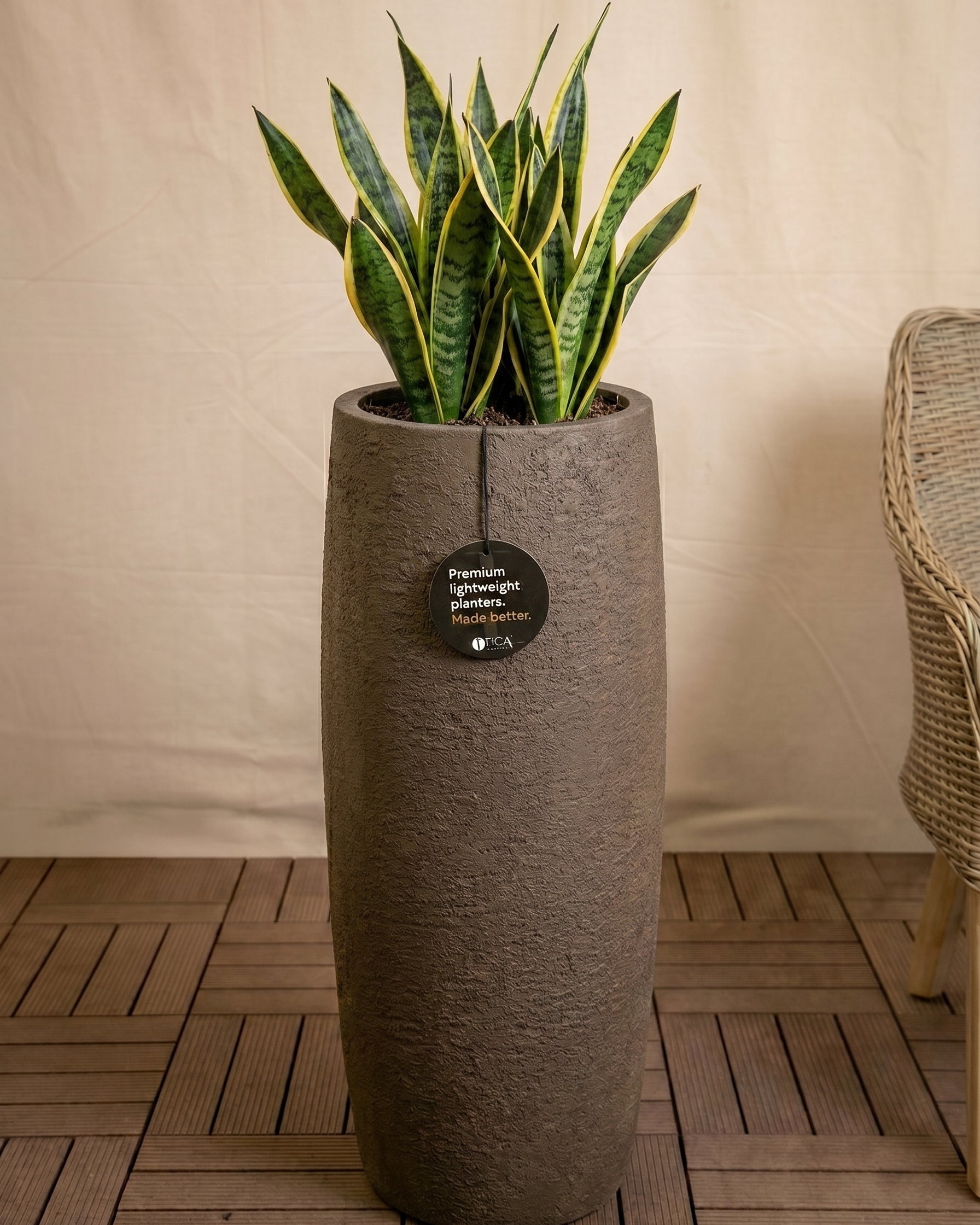 Struttura Modern Vase | Tall Tapered Planter, Dia. 112–137 cm - Acacia Garden Center