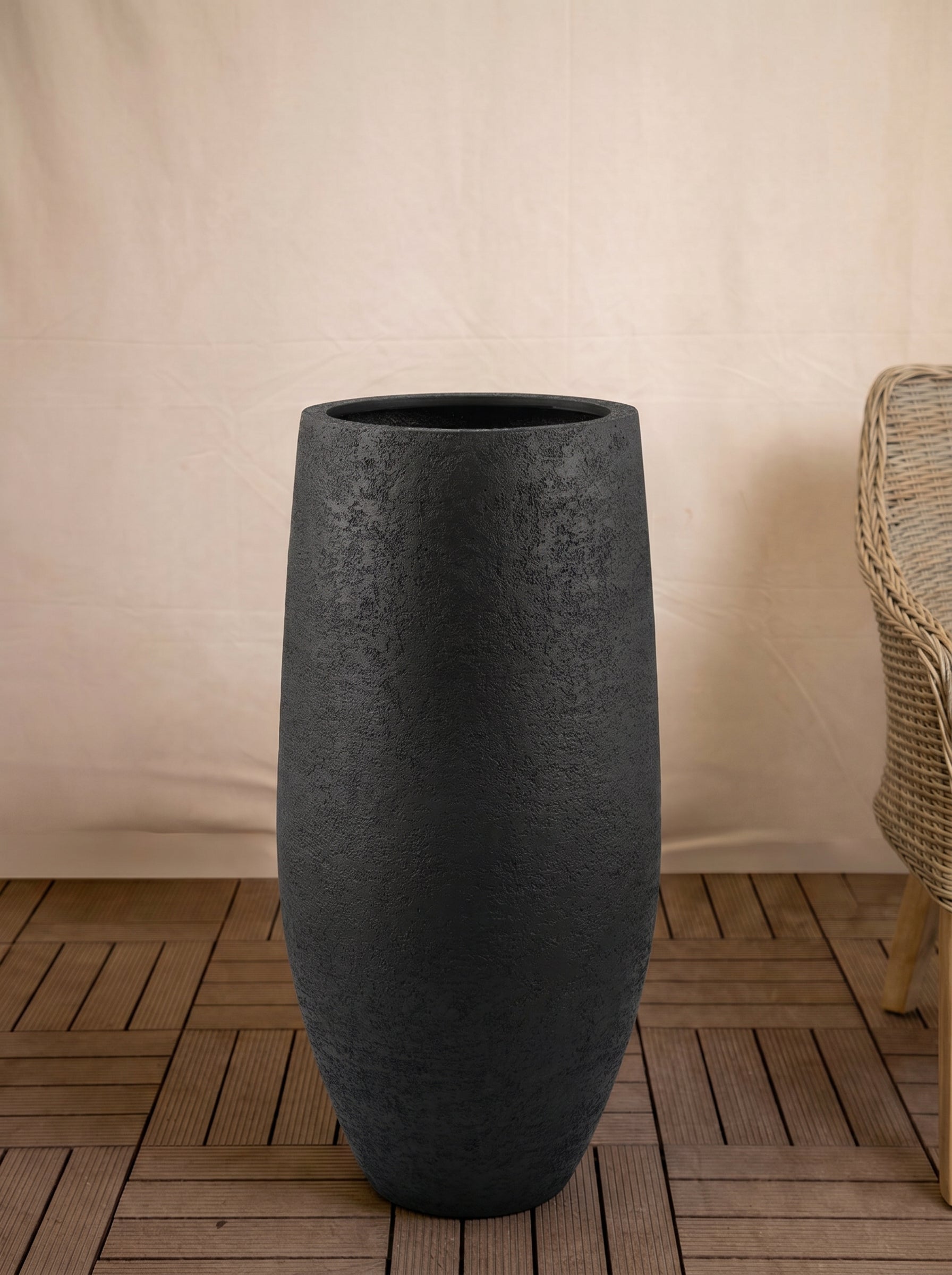Struttura Tear Vase | Tapered Teardrop Planter, Dia. 80–100 cm - Acacia Garden Center
