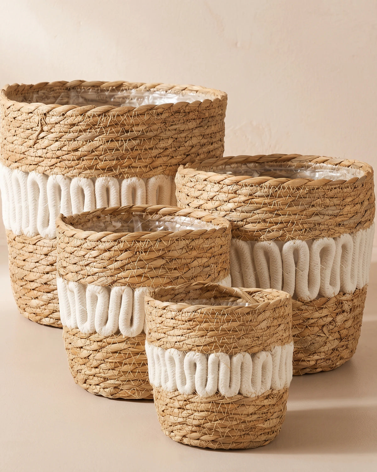 Fernandez Round Woven Basket - X-Large (18 x 19 cm)