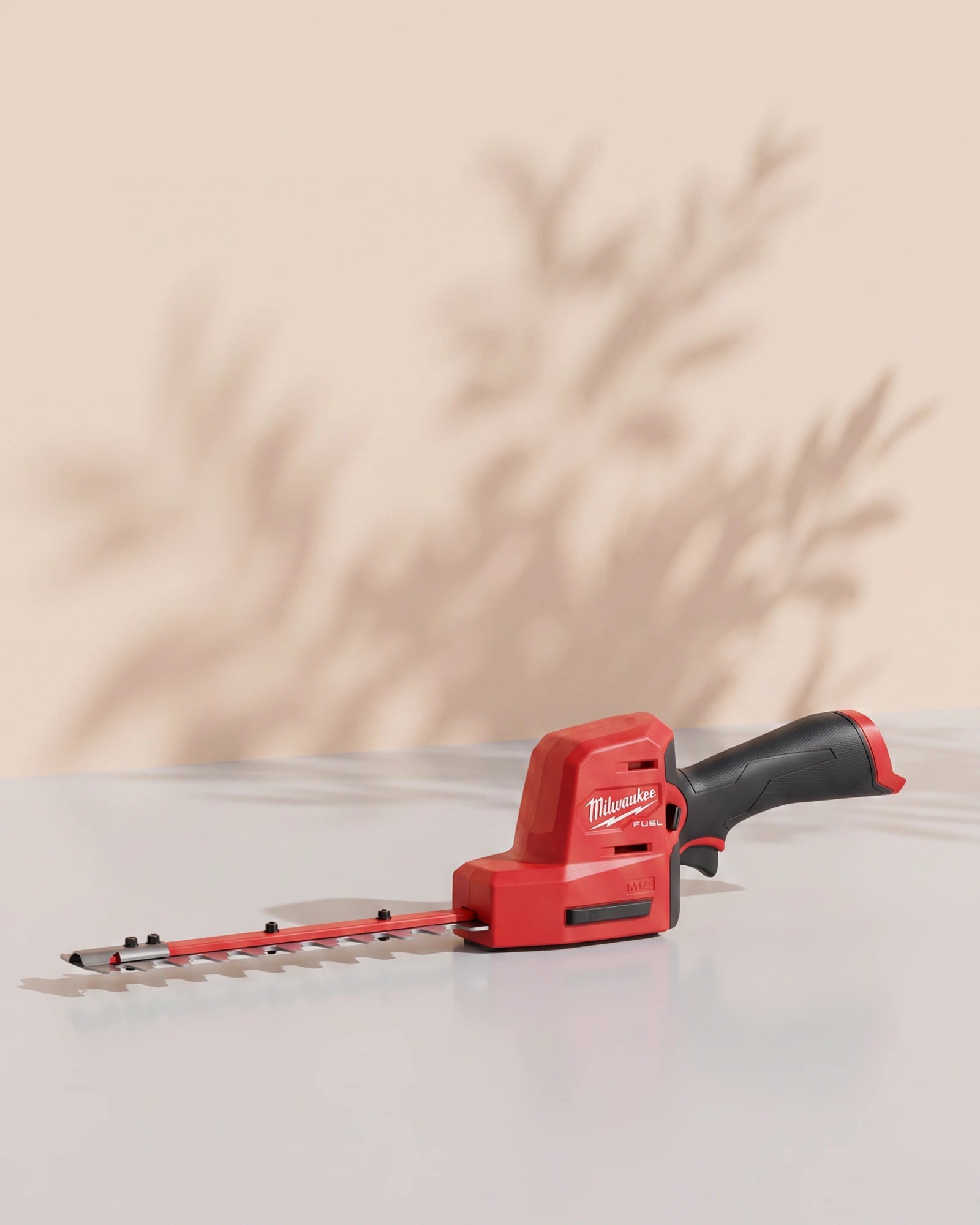 Milwaukee M12 FUEL Hedge Trimmer M12 FHT20-0 – 20cm, Bare Tool