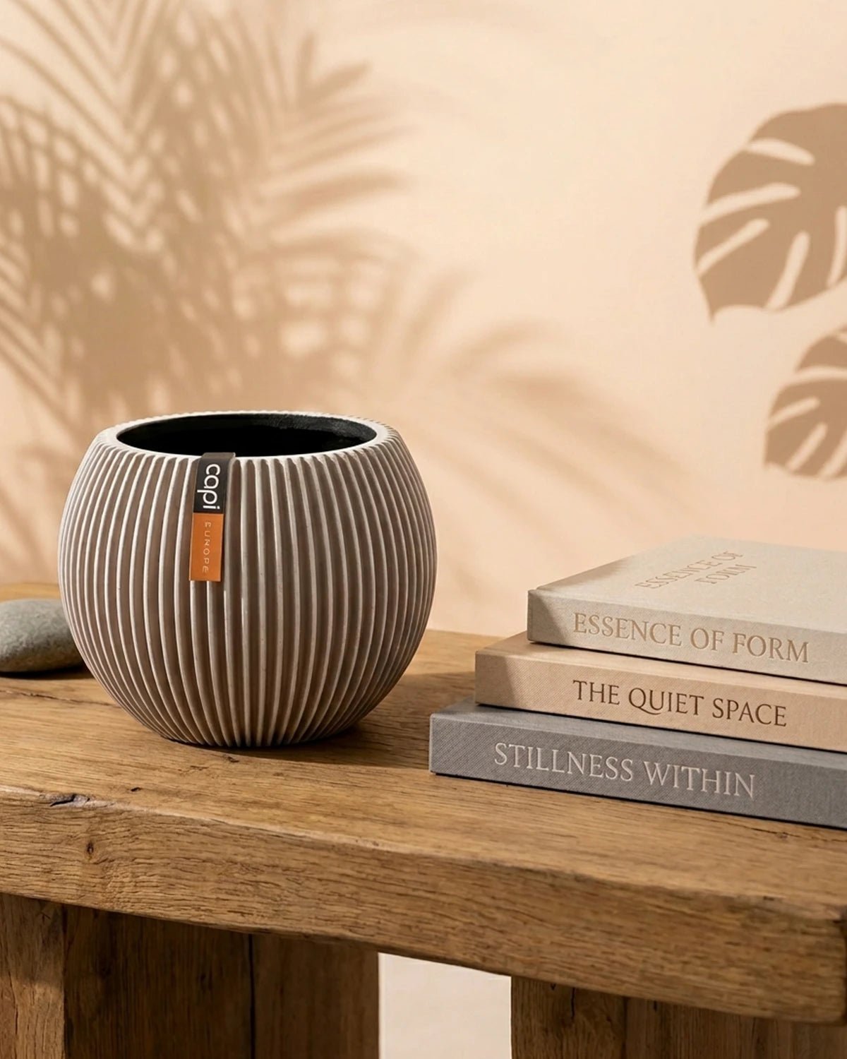 Ball Groove Vase | 17 cm - Acacia Garden Center