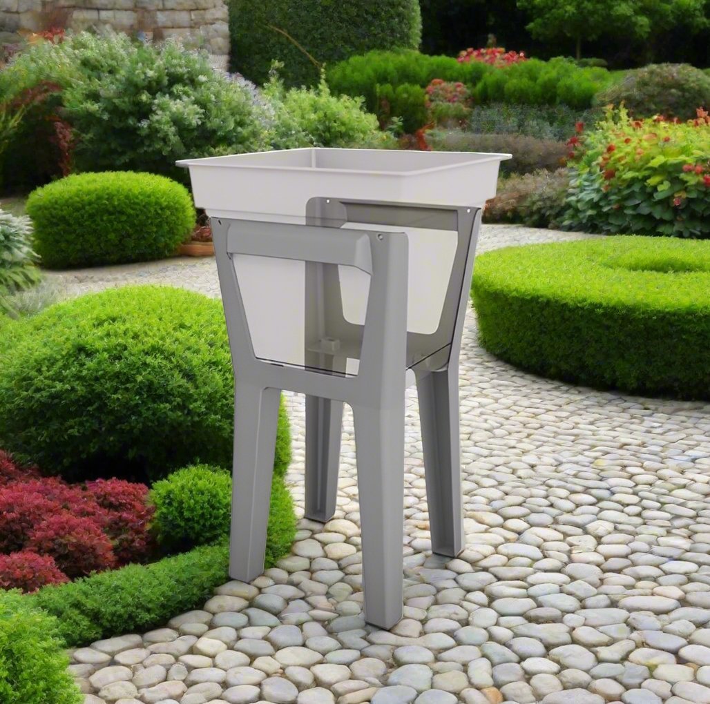 Basilio, 61, Aluminium - Acacia Garden Center