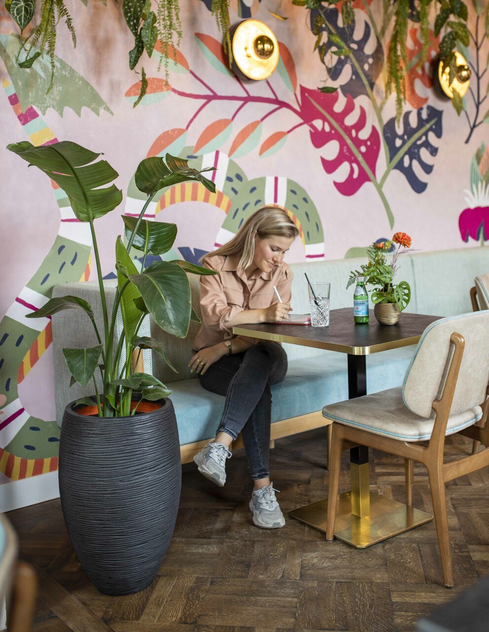 Capi Europe Vase Elegant Deluxe Rib NL - Acacia Garden Center