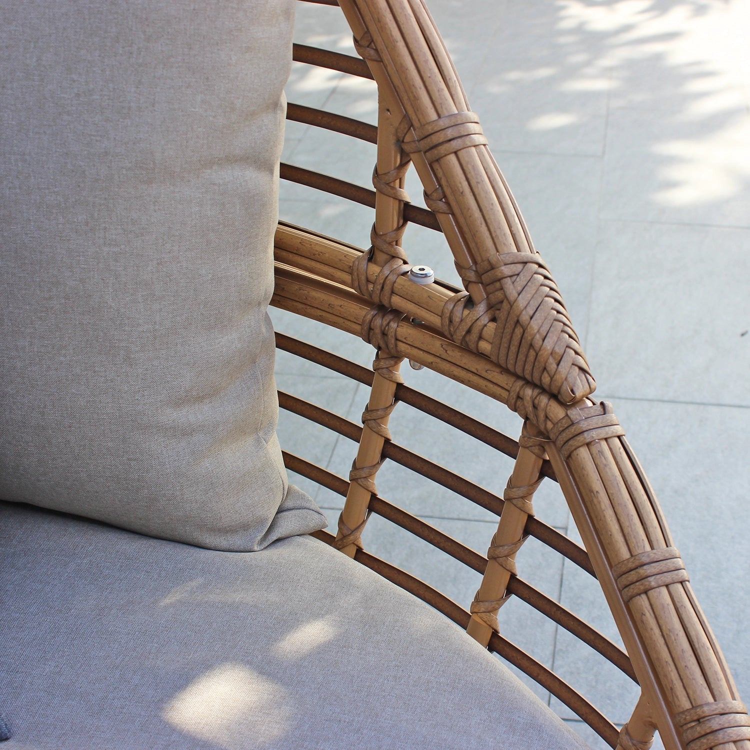 Cocoon Daybed Lounger | Enclosed Oval Design, 2–3 Seater - Acacia Garden Center