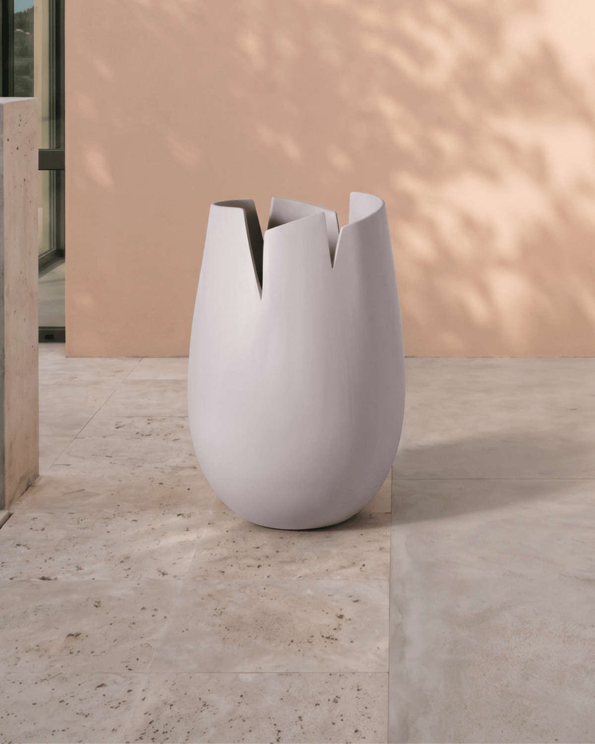 Fibreclay Tear Pot | Scratched Edge Detail, Dia. 75–100 cm - Acacia Garden Center