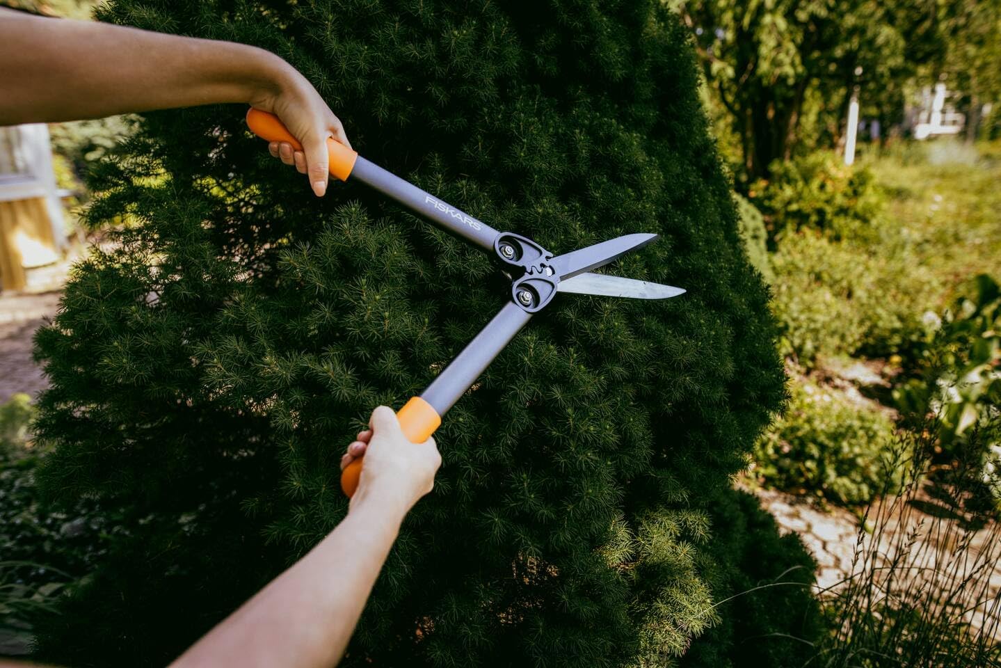 Fiskars New Hedge Shear - (114790) - Acacia Garden Center