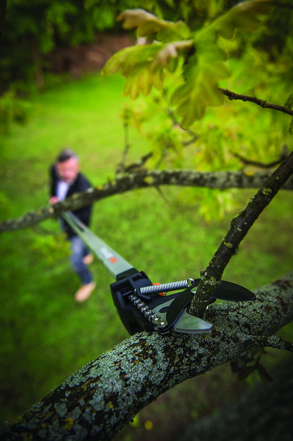 Fiskars Universal Telescope Garden Cutter - (115560) - Acacia Garden Center