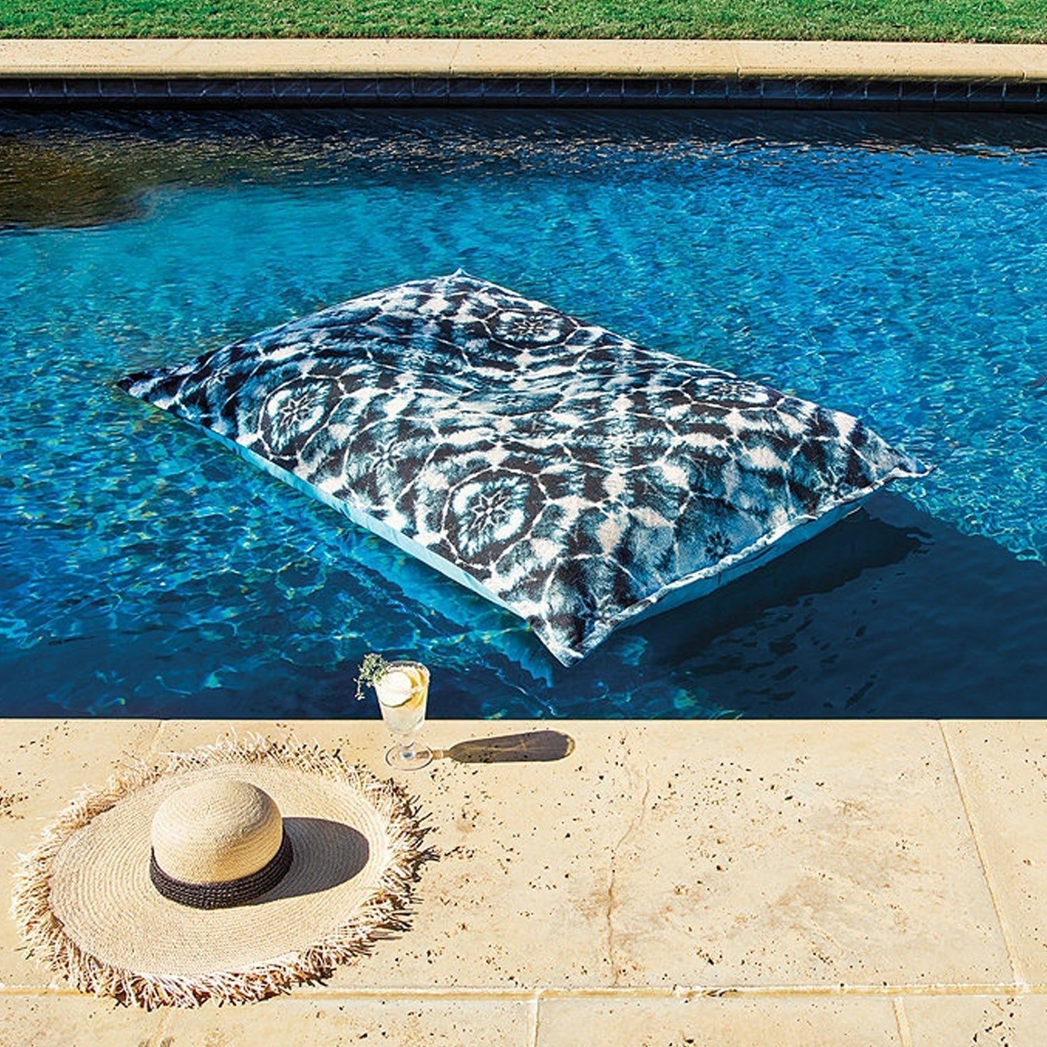 Laze Pillow - Acacia Garden Center
