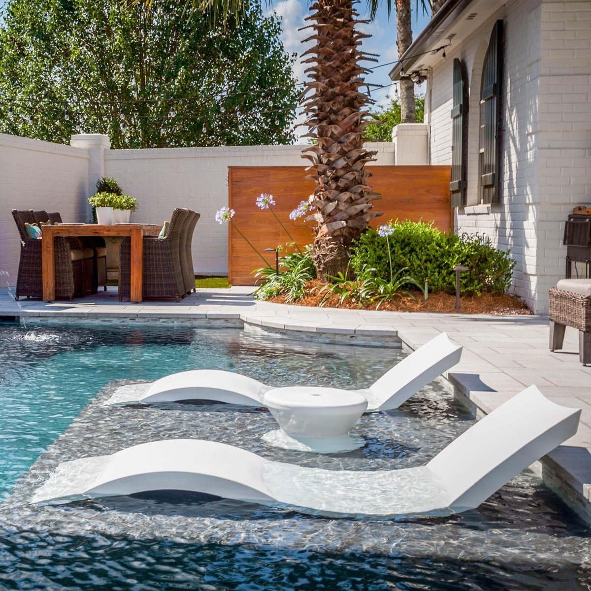 Ledge Lounger Signature Chaise - Acacia Garden Center
