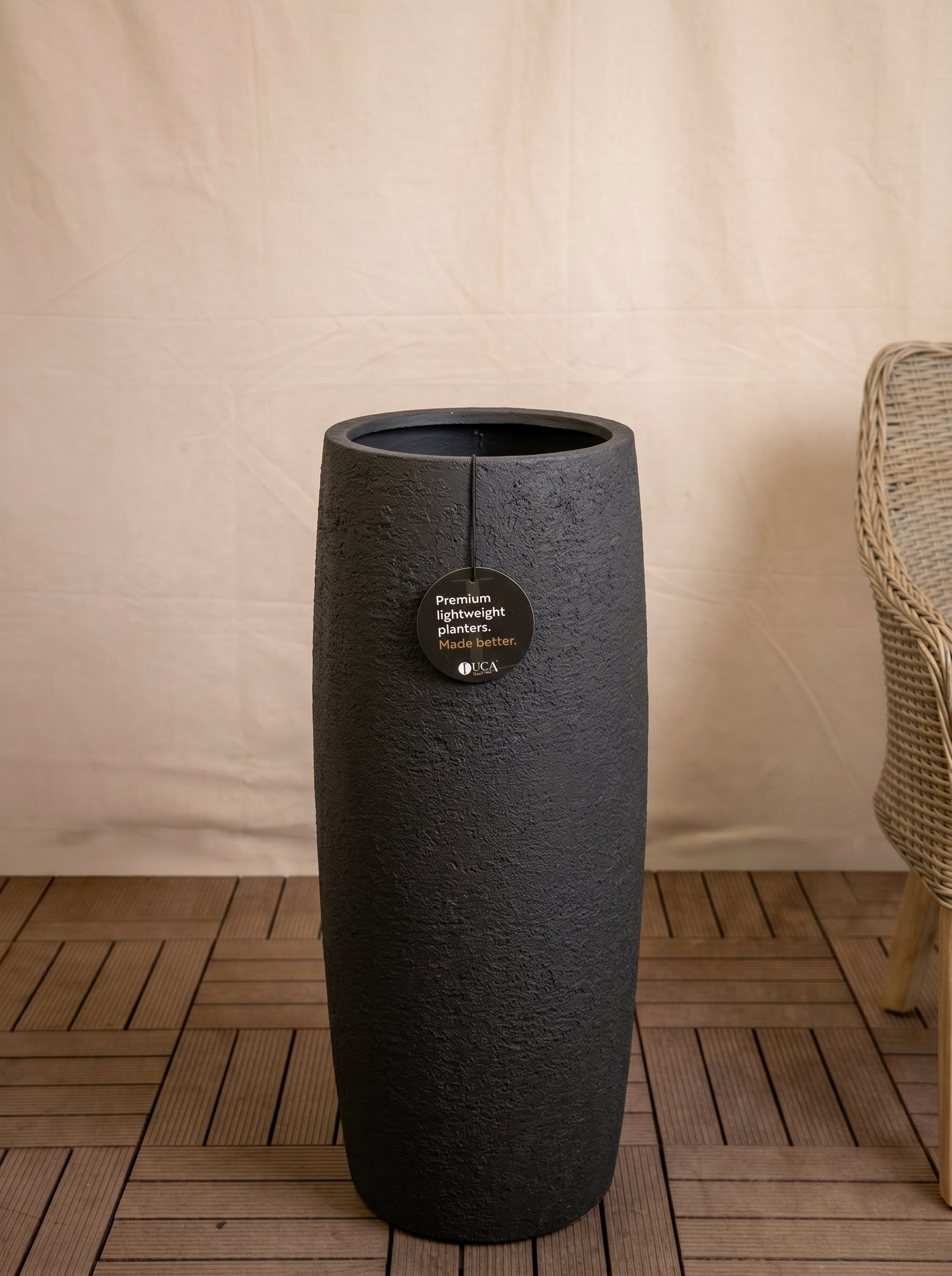 Struttura Modern Vase | Tall Tapered Planter, Dia. 112–137 cm - Acacia Garden Center