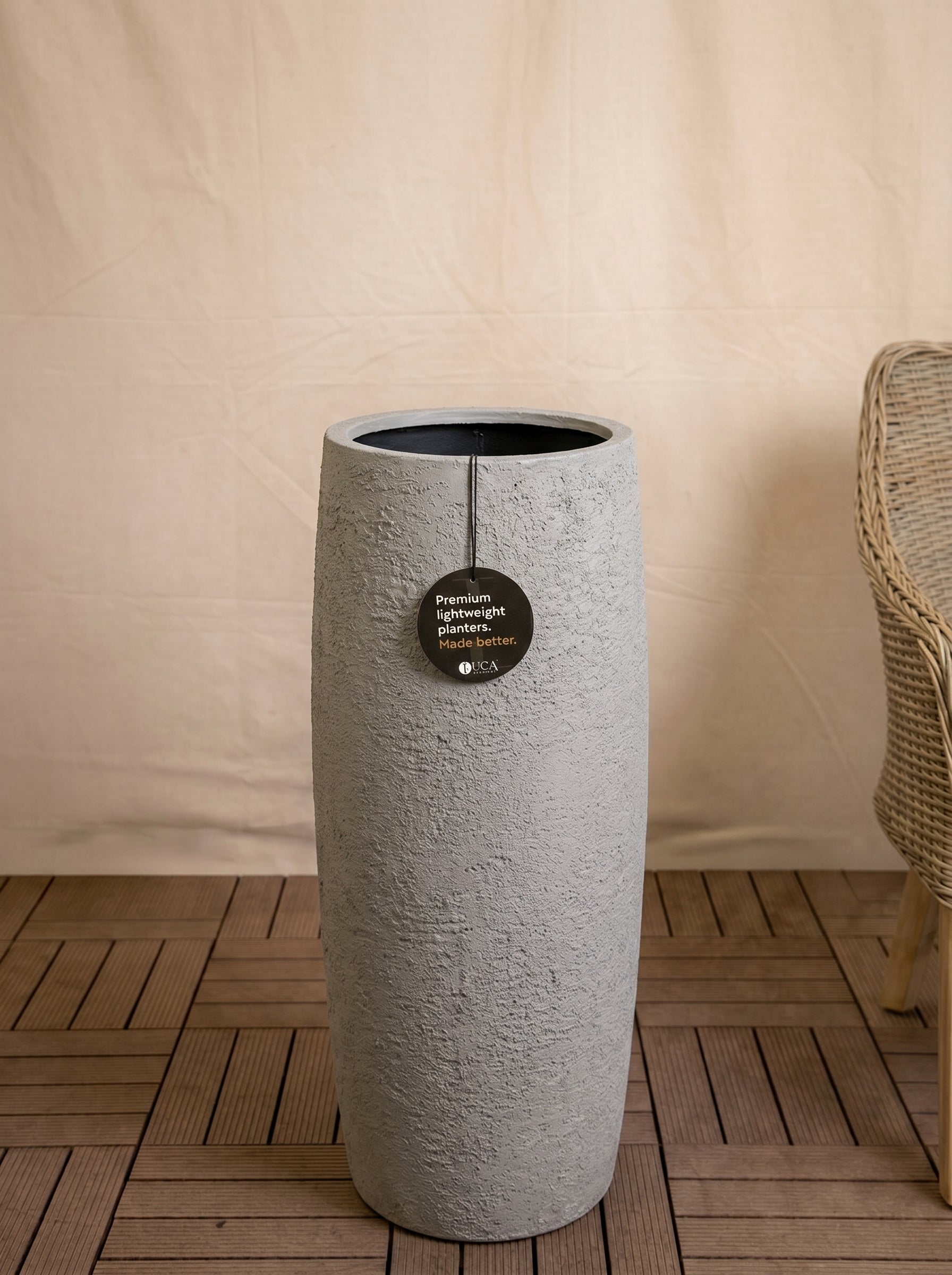 Struttura Modern Vase | Tall Tapered Planter, Dia. 112–137 cm - Acacia Garden Center