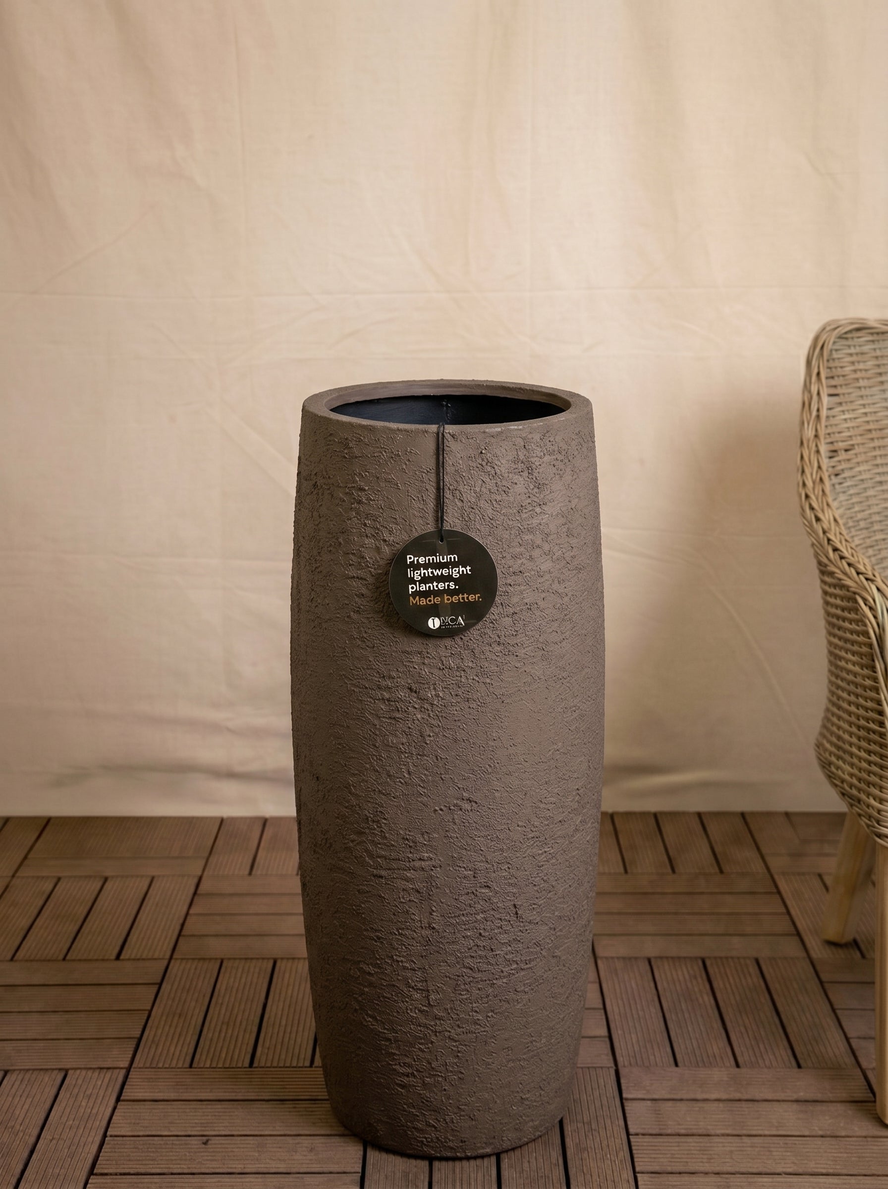 Struttura Modern Vase | Tall Tapered Planter, Dia. 112–137 cm - Acacia Garden Center