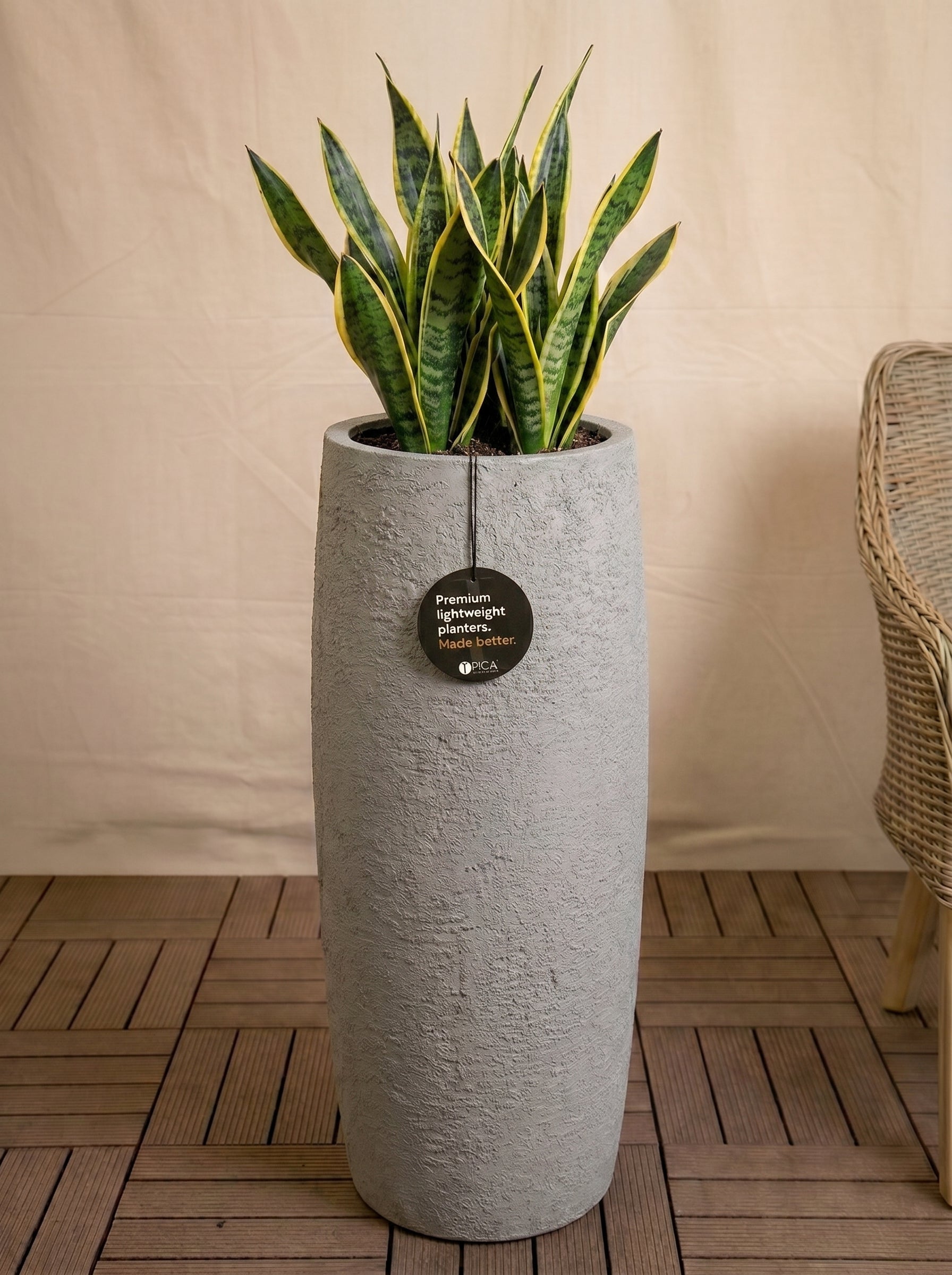 Struttura Modern Vase | Tall Tapered Planter, Dia. 112–137 cm - Acacia Garden Center