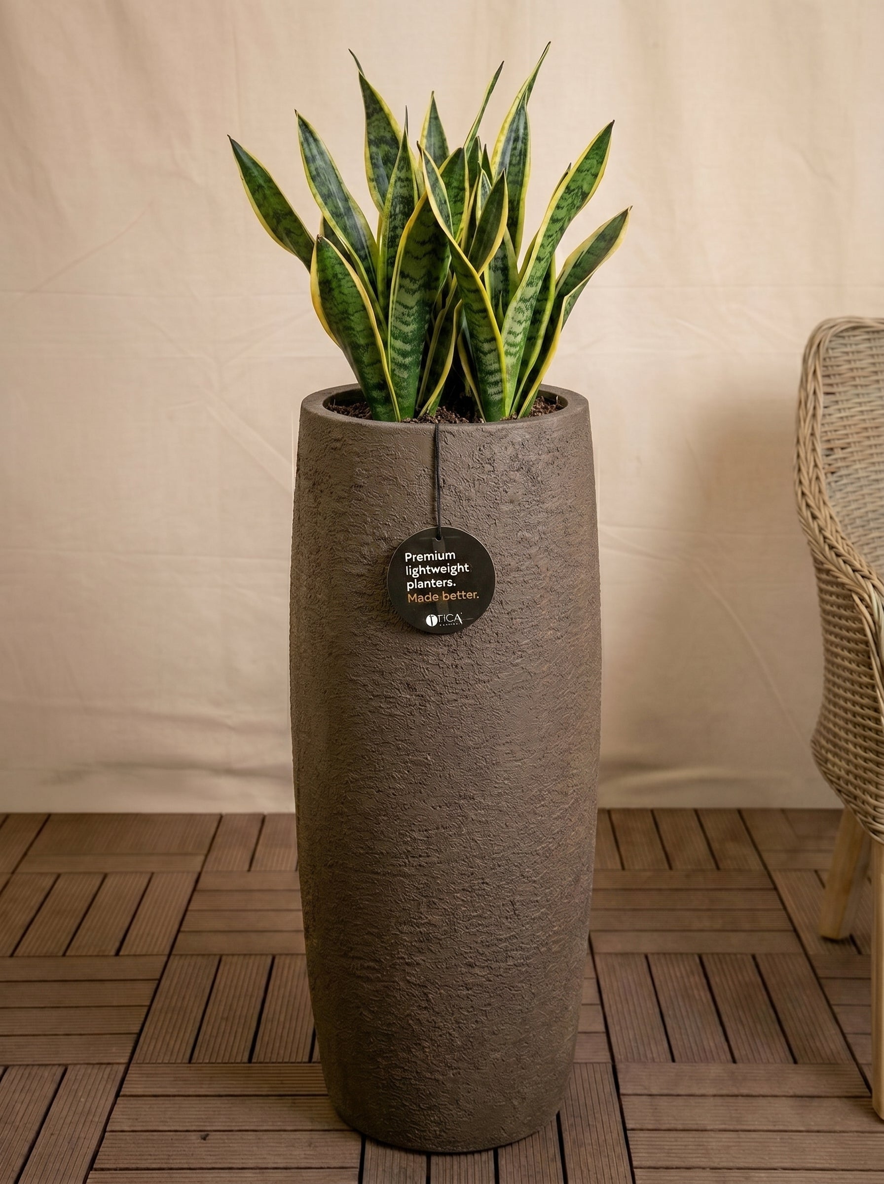 Struttura Modern Vase | Tall Tapered Planter, Dia. 112–137 cm - Acacia Garden Center