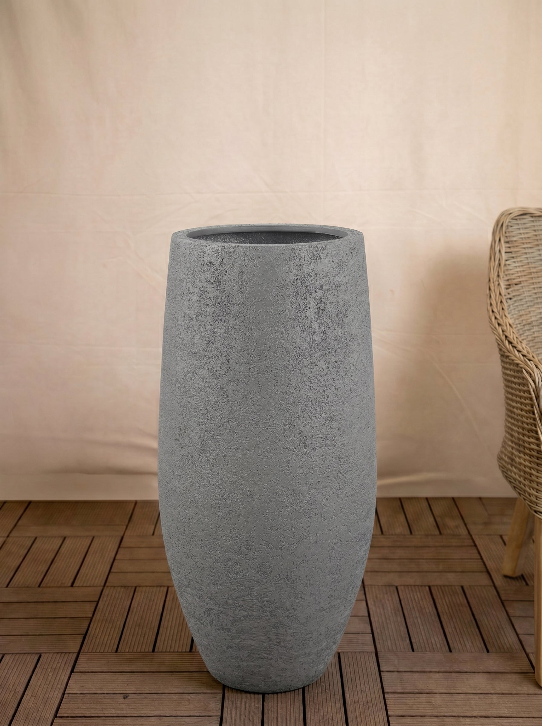 Struttura Tear Vase | Tapered Teardrop Planter, Dia. 80–100 cm - Acacia Garden Center