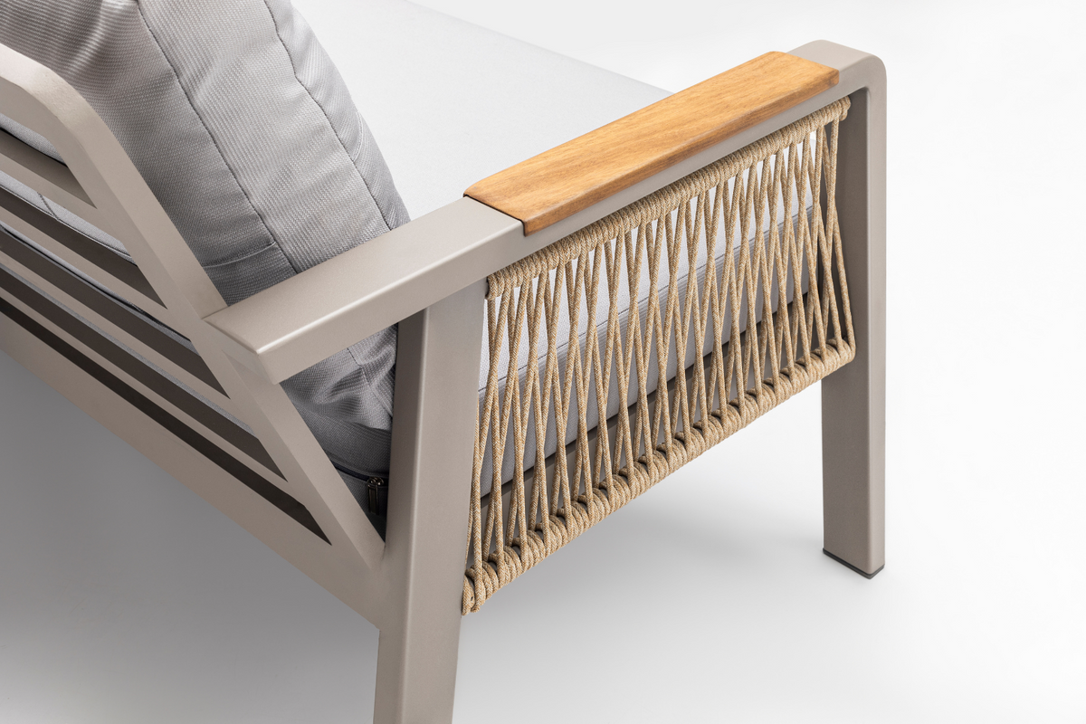 Handwoven Luxio Cord on an aluminum frame