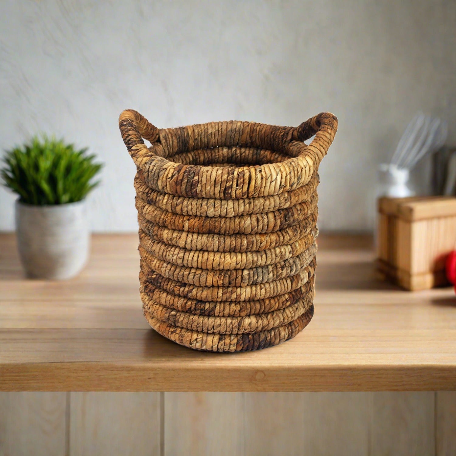 Van der Leeden Basket Abaca Round 303022A D34X49cm Brown Van - Acacia Garden Center
